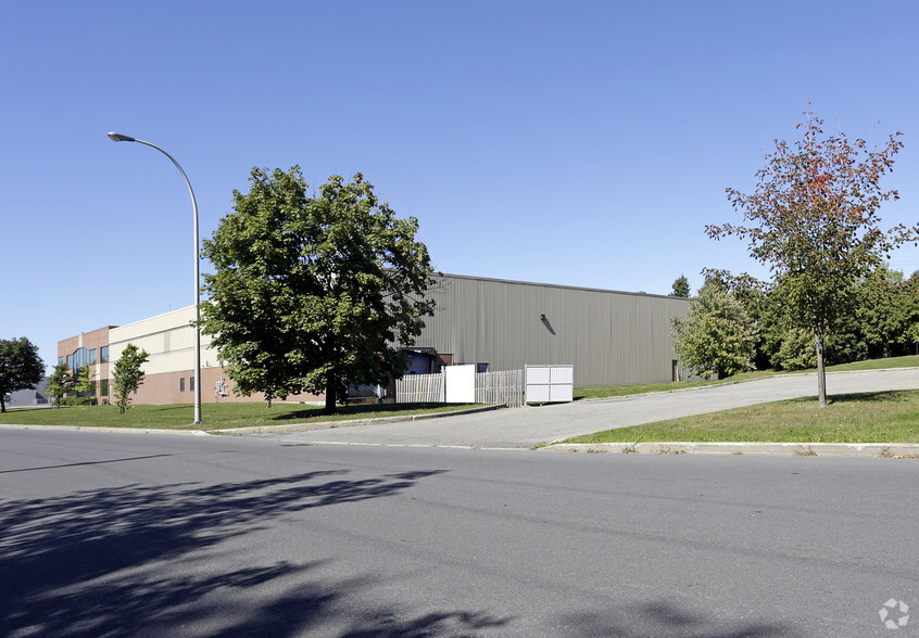 1315 Rue Gay-Lussac, Boucherville, QC en alquiler - Foto del edificio - Imagen 3 de 3