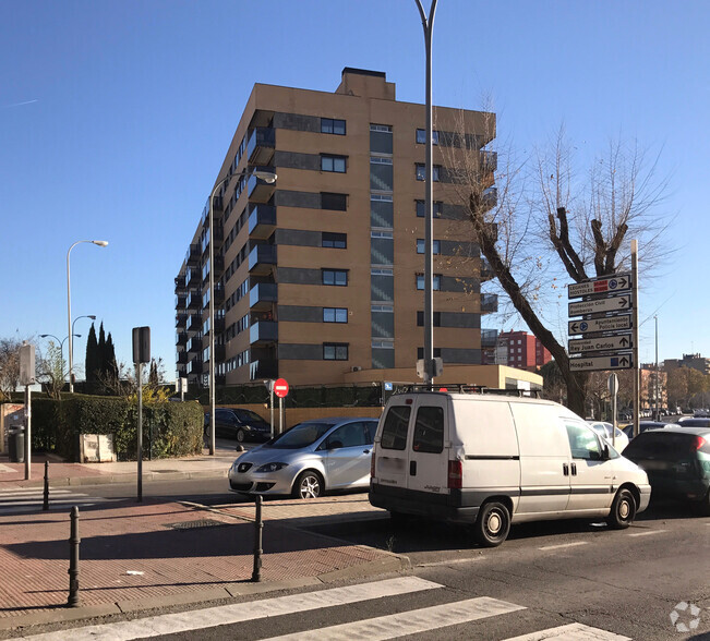 Calle De Móstoles, 78, Fuenlabrada, Madrid en alquiler - Foto del edificio - Imagen 2 de 2