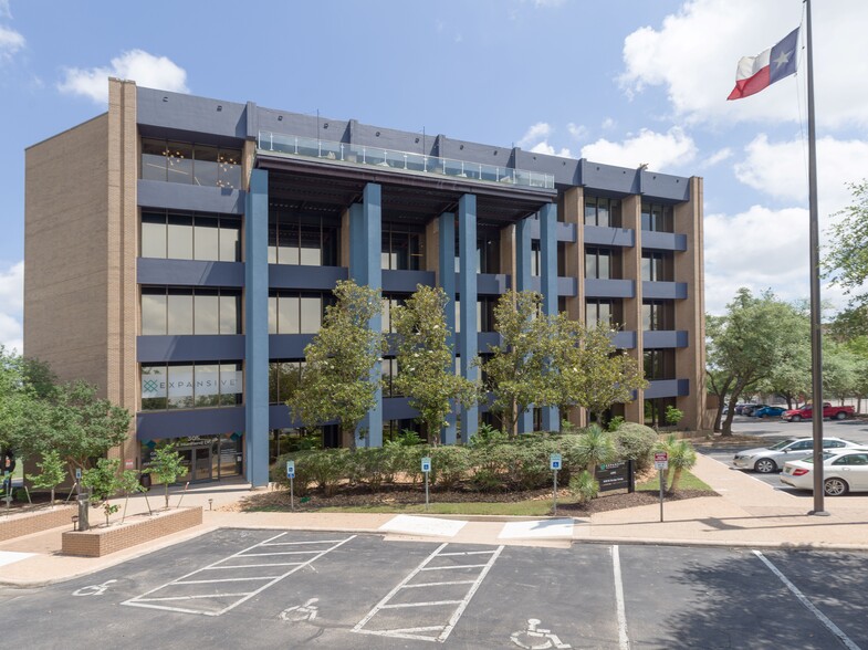 305 E Huntland Dr, Austin, TX en alquiler - Foto del edificio - Imagen 1 de 9