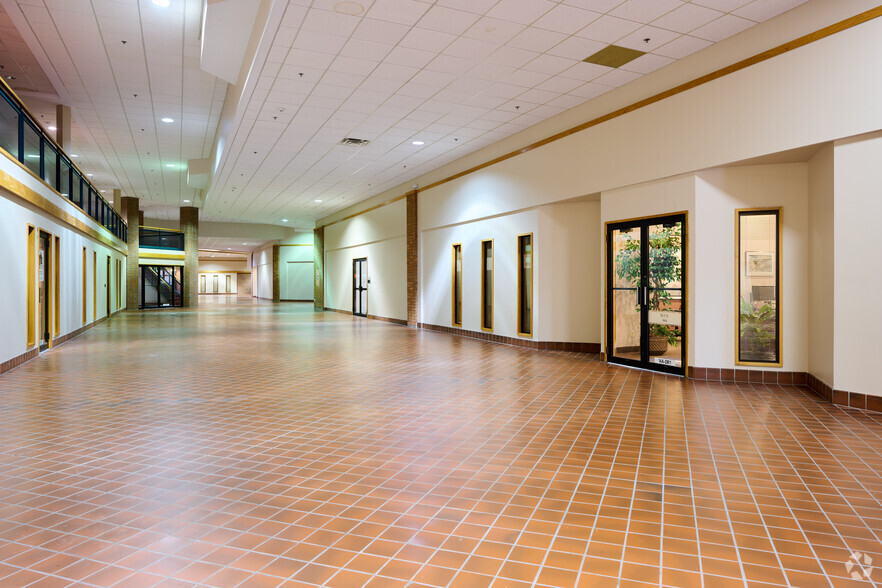 300 Main St, East Rochester, NY en alquiler - Foto del interior - Imagen 2 de 23