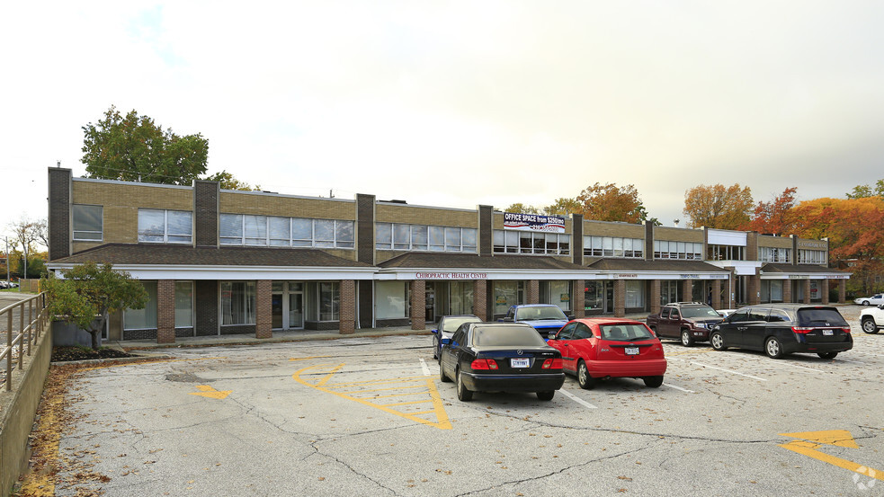 9679-9709 Brookpark Rd, Parma, OH en alquiler - Foto del edificio - Imagen 2 de 17