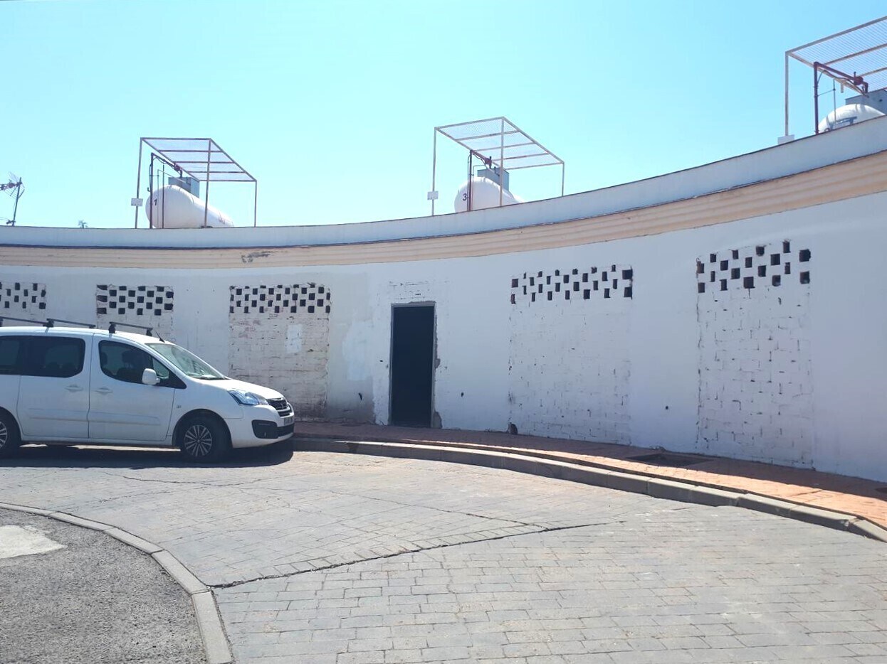 Calle Médico Rafael Molero Cabrilla, Posadas, Córdoba en venta Foto del edificio- Imagen 1 de 14
