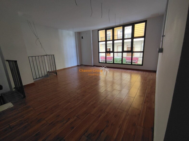 Local en Elche en alquiler - Foto del edificio - Imagen 3 de 6