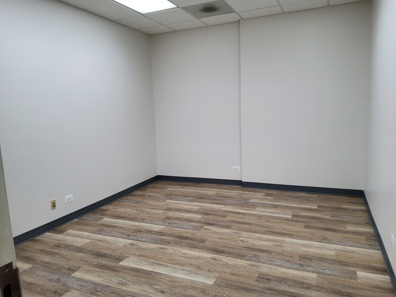 450 Airport Rd, Elgin, IL en alquiler - Foto del interior - Imagen 3 de 9