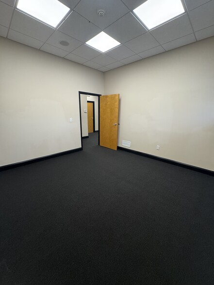 30 Commercial Dr, Wrentham, MA en alquiler - Foto del interior - Imagen 3 de 10