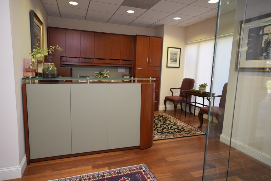 252 N Washington St, Falls Church, VA en alquiler - Foto del interior - Imagen 2 de 23