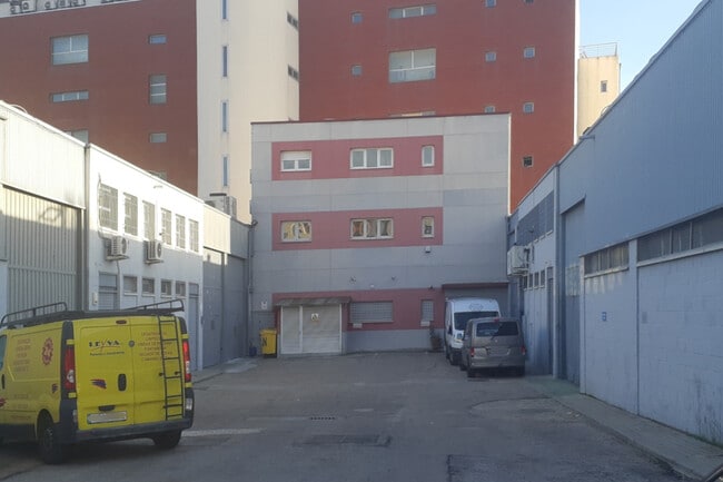 Más detalles de Camino de las Hormigueras, 176, Madrid - Nave en alquiler