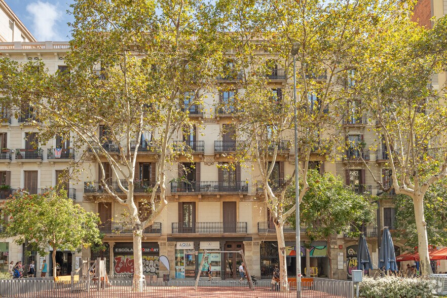 Local en Barcelona, Barcelona en alquiler - Foto del edificio - Imagen 2 de 2