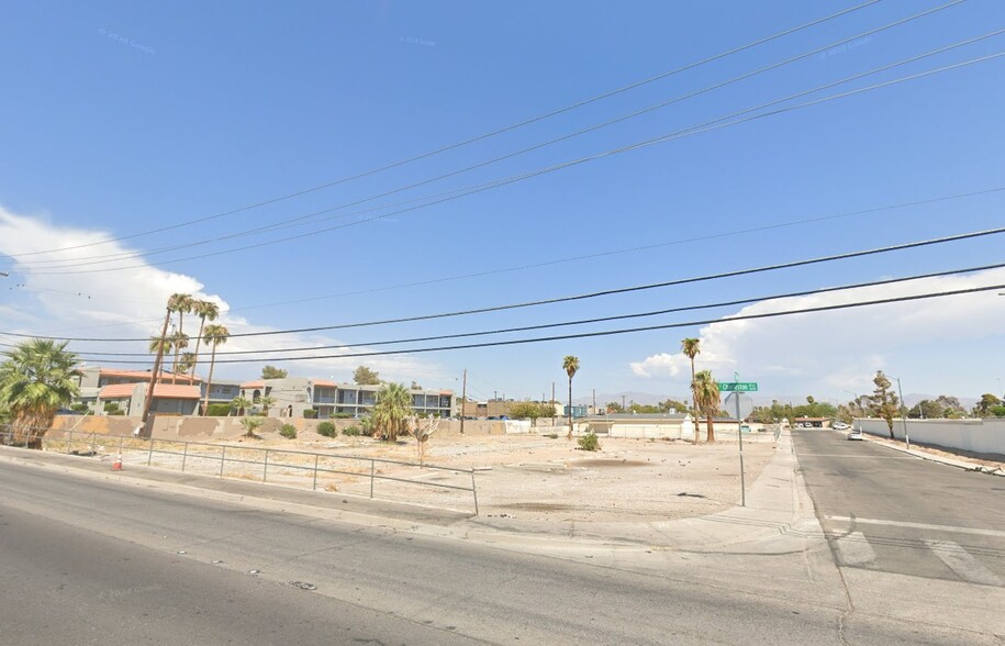 3839 Charleston Boulevard, Las Vegas, NV en venta - Foto del edificio - Imagen 2 de 4