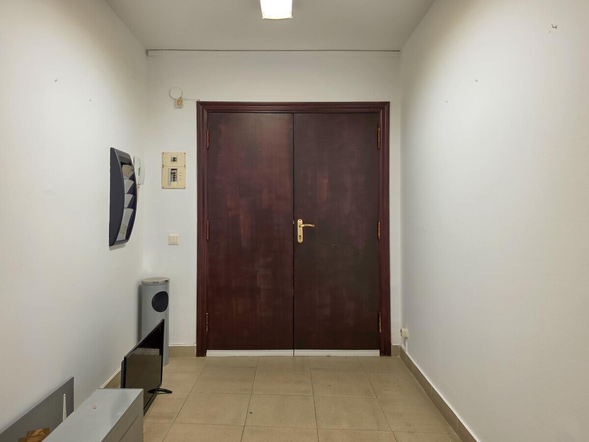 Lleida, LER 25001 - Unidad - - - Foto del interior - Image 2 of 20