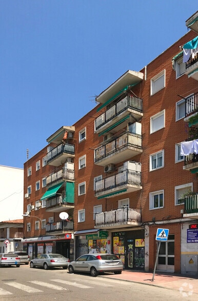 Avenida Reyes Magos, Alcalá de Henares, Madrid en alquiler - Foto del edificio - Imagen 2 de 2