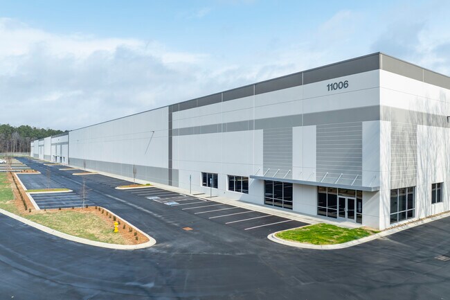Más detalles de 11006 Mount Holly Huntersville Rd, Huntersville, NC - Nave en alquiler