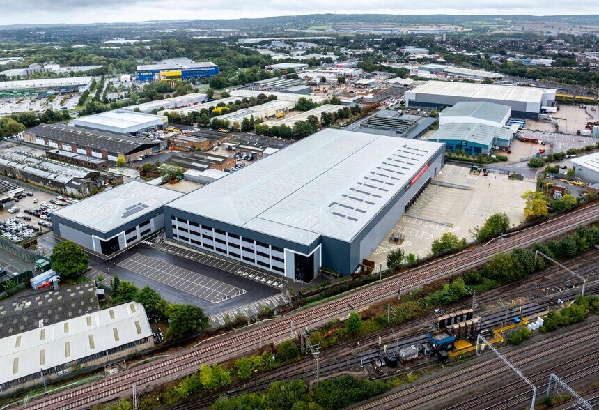 M140 Third Av, Milton Keynes en venta - Foto del edificio - Imagen 2 de 7