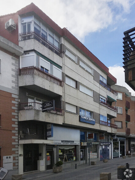 Calle Iglesia, 14, Guadarrama, Madrid en alquiler - Foto del edificio - Imagen 2 de 2