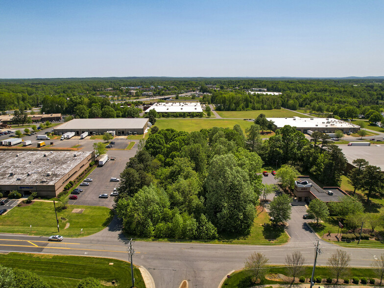 1409 S Third St, Mebane, NC en venta - Foto del edificio - Imagen 3 de 10