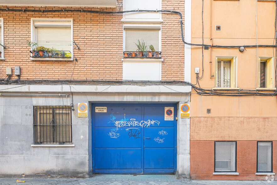 Calle de Carlos Domingo, 6, Madrid, Madrid en venta - Foto del edificio - Imagen 3 de 4