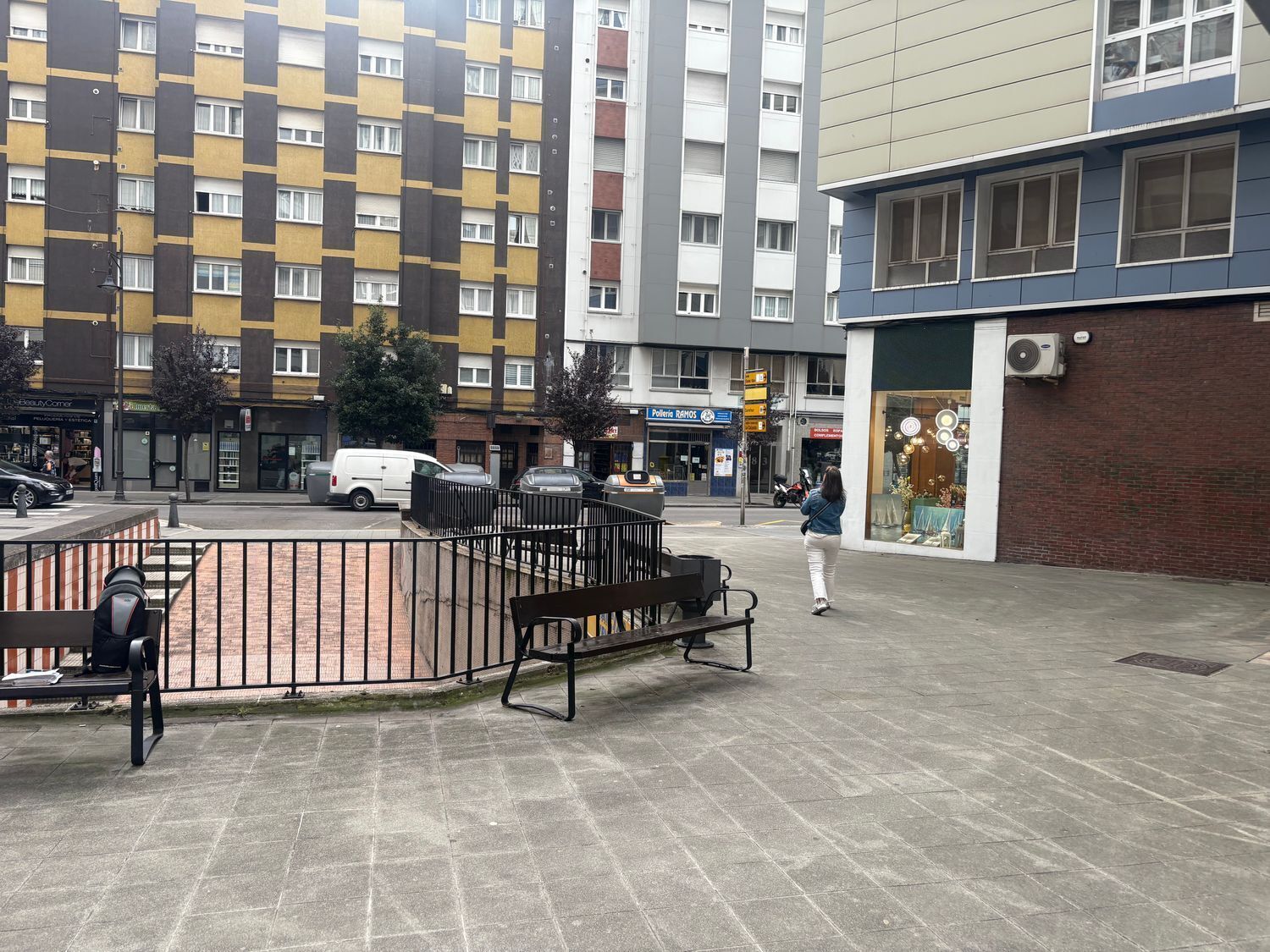 Local en Gijón, Asturias en alquiler Foto del edificio- Imagen 1 de 23