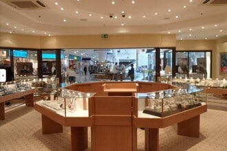 49 Town Mall, Woking en alquiler Foto del interior- Imagen 1 de 3