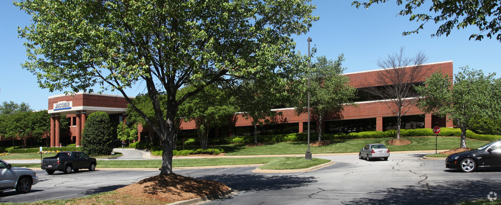 1041 E Butler Rd, Greenville, SC en alquiler - Foto del edificio - Imagen 1 de 28