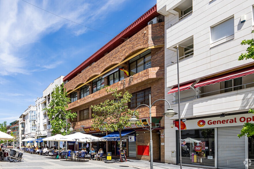 Calle Gran Vía, 37, Majadahonda, Madrid en venta - Foto del edificio - Imagen 3 de 3