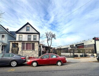 Más detalles de 13415 102nd Ave, South Richmond Hill, NY - Edificio residencial​ en venta