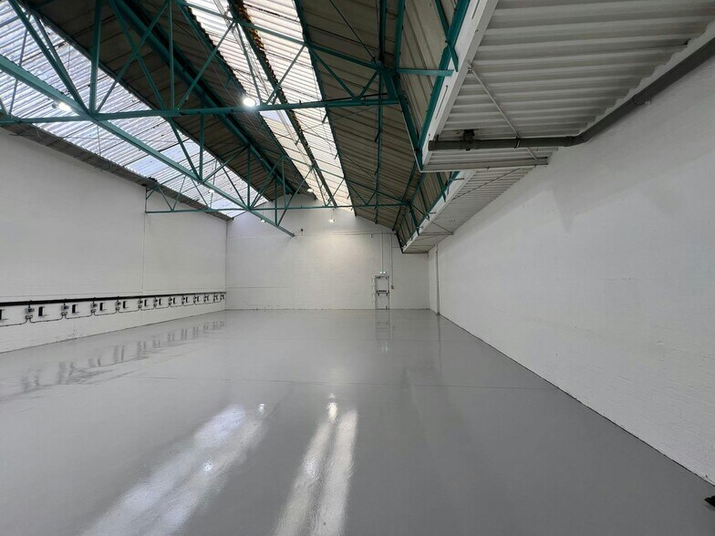 10 Ingate Pl, London en alquiler - Foto del edificio - Imagen 3 de 21