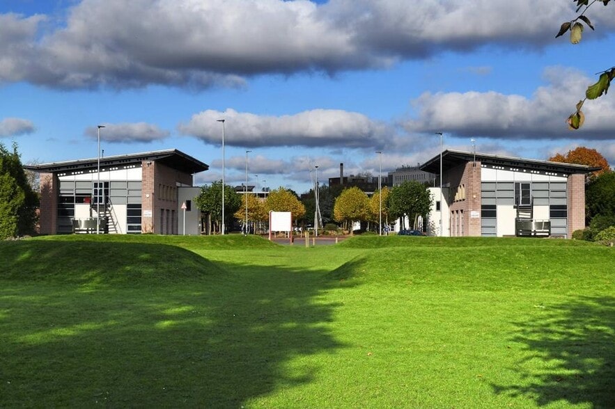 120 Lakeside Dr, Warrington en alquiler - Foto del edificio - Imagen 2 de 8