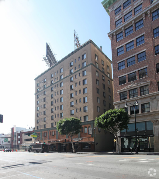 1637 Vine St, Los Angeles, CA en alquiler - Foto del edificio - Imagen 2 de 3