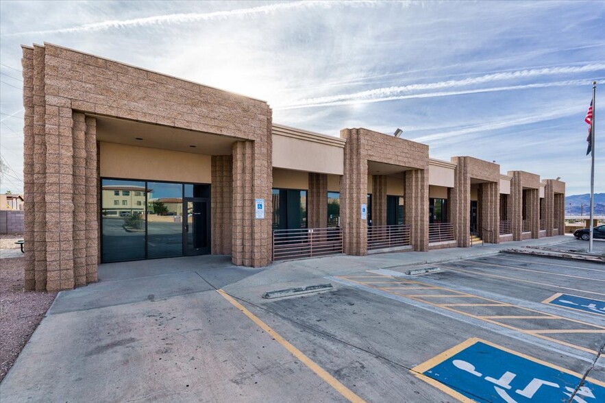 2035 Mesquite Ave, Lake Havasu City, AZ en alquiler - Foto del edificio - Imagen 1 de 37