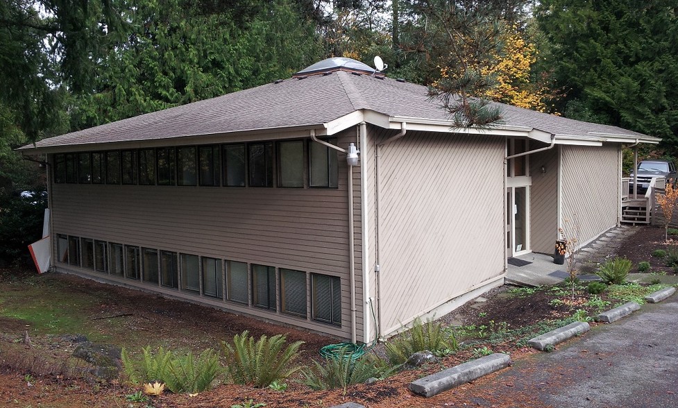 724 Ericksen Ave NE, Bainbridge Island, WA en alquiler - Foto principal - Imagen 1 de 14