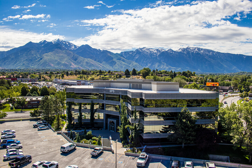 6995 S Union Park Ctr, Midvale, UT en alquiler - Foto del edificio - Imagen 1 de 3