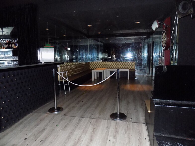 Centro Comercial Zoco cartera de 2 inmuebles en venta en LoopNet.es - Foto del interior - Imagen 1 de 17