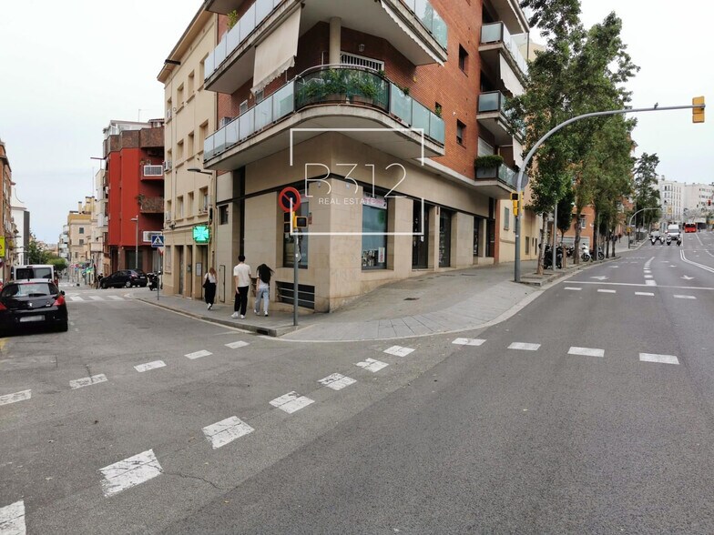 Edificio residencial en Barcelona, Barcelona en venta - Foto del edificio - Imagen 3 de 8