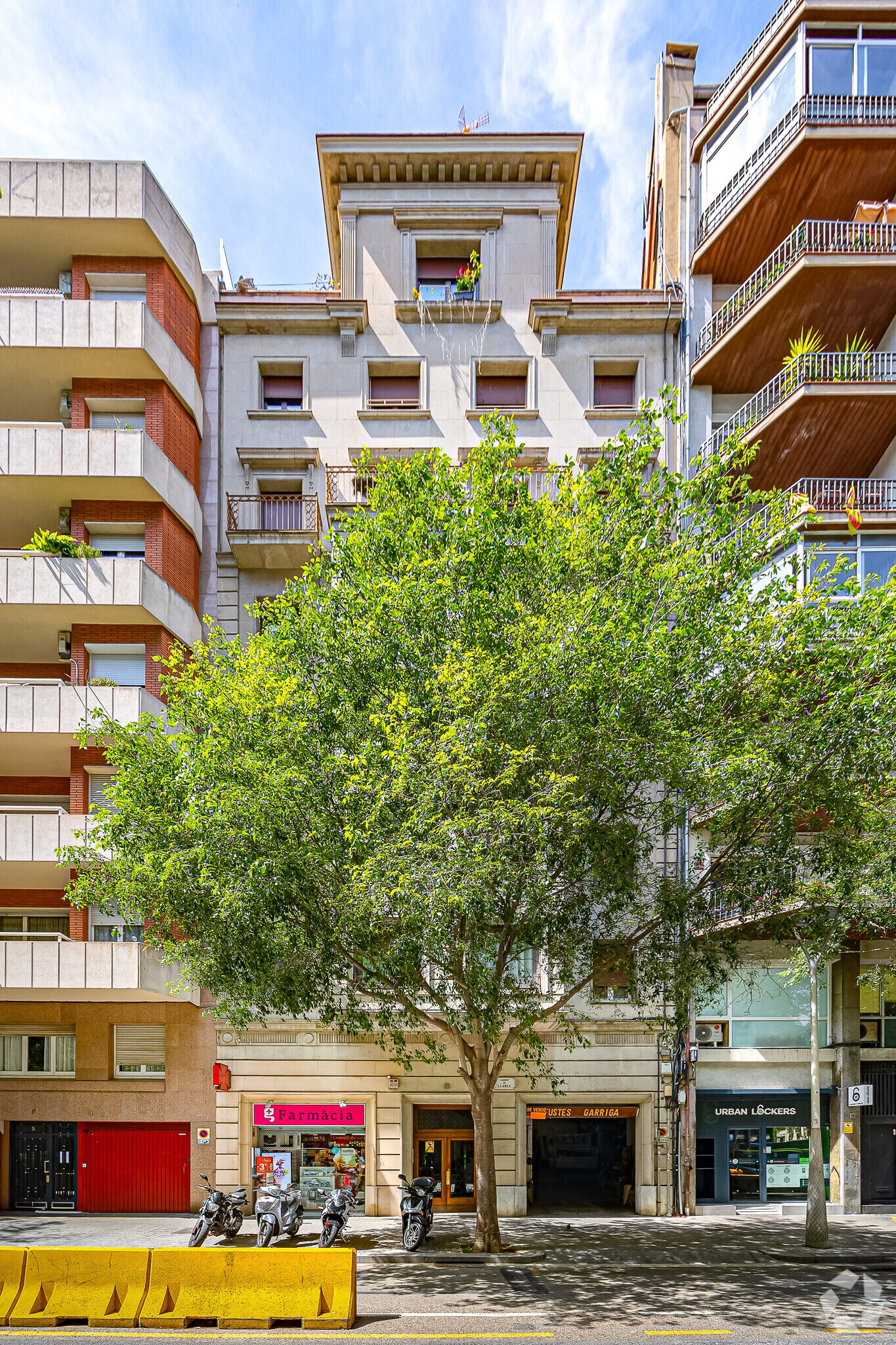 Carrer de Llançà, 11, Barcelona, Barcelona en venta Foto principal- Imagen 1 de 2