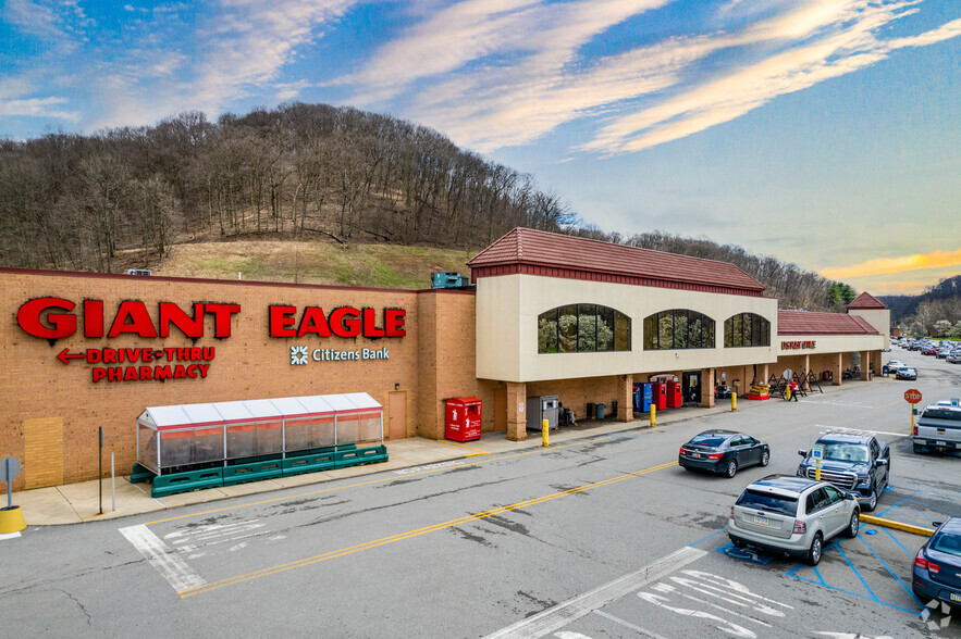 2001-203 Lincoln Way, Mckeesport, PA en alquiler - Foto del edificio - Imagen 1 de 5