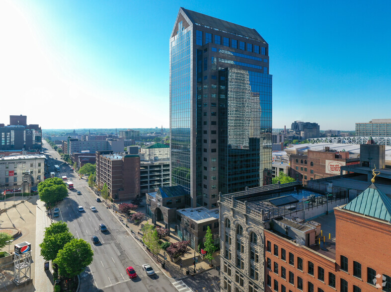 220 W Main St, Louisville, KY en alquiler - Foto del edificio - Imagen 1 de 6