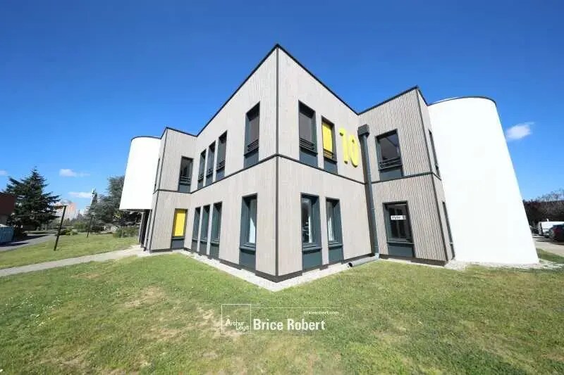 33 Avenue Du Docteur Georges Lévy, Vénissieux en alquiler - Foto del edificio - Imagen 3 de 4