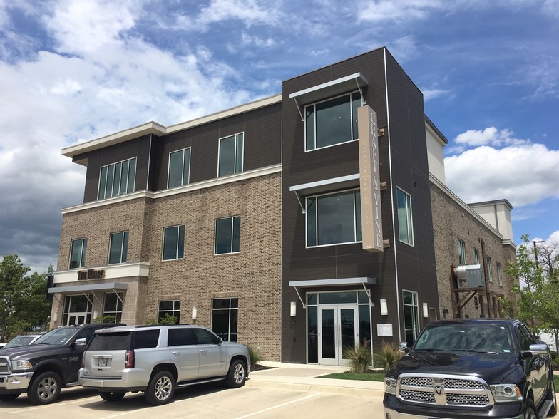 310 S Oak St, Roanoke, TX en alquiler - Foto del edificio - Imagen 1 de 8