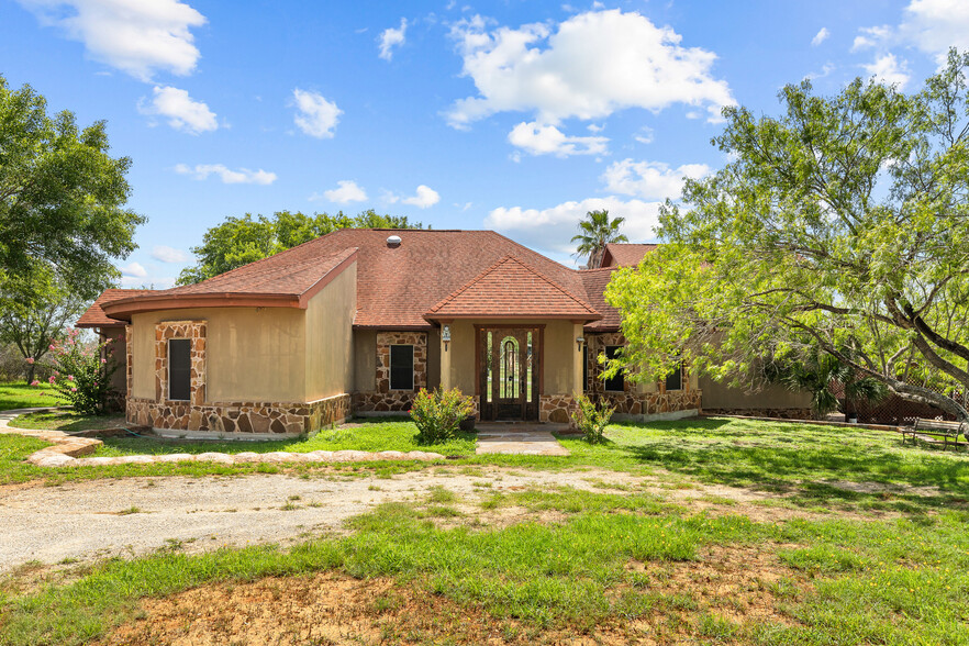 424 Homecrest Dr, La Vernia, TX en venta - Foto del edificio - Imagen 1 de 48