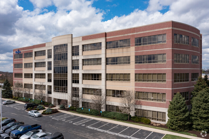 300 E Business Way, Cincinnati, OH en alquiler - Foto del edificio - Imagen 2 de 9