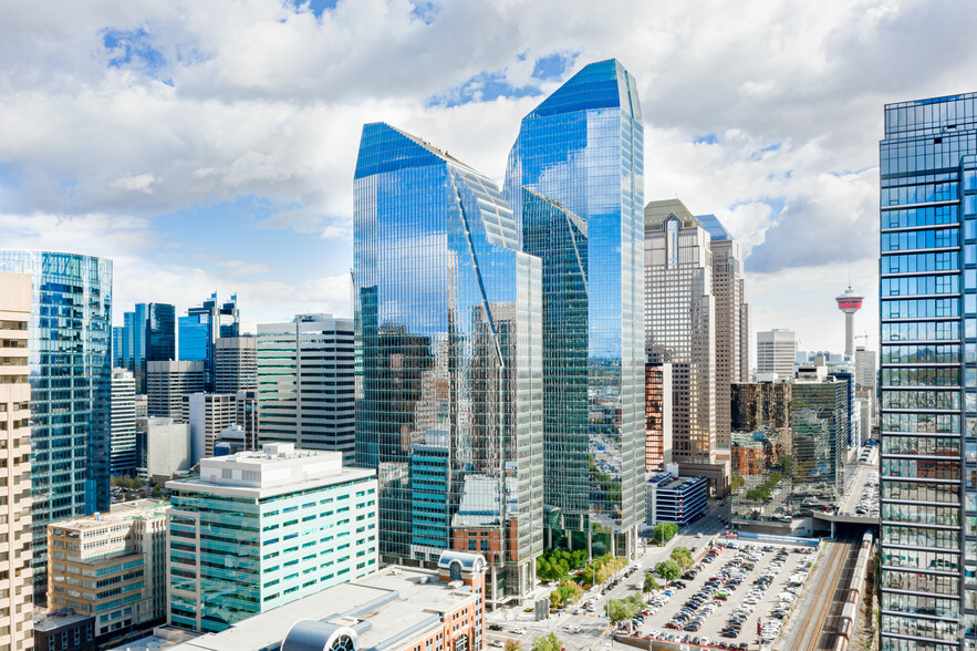 585 8th Ave SW, Calgary, AB en alquiler - Foto del edificio - Imagen 2 de 9