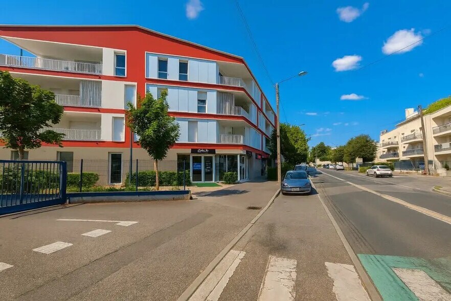 Local en La Verpillière en venta - Foto del edificio - Imagen 2 de 8