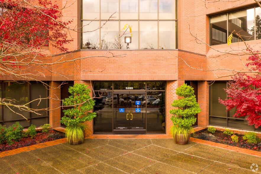 5285 Meadows Rd, Lake Oswego, OR en alquiler - Foto del edificio - Imagen 1 de 2