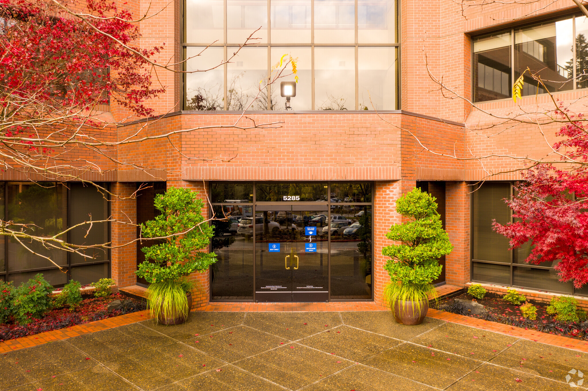 5285 Meadows Rd, Lake Oswego, OR en alquiler Foto del edificio- Imagen 1 de 3