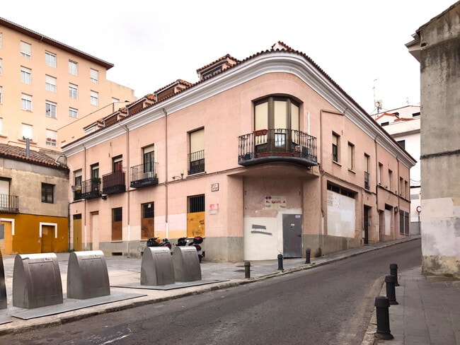 Más detalles de Calle Miguel de Cervantes, 1, Guadalajara - Edificio residencial​ en venta