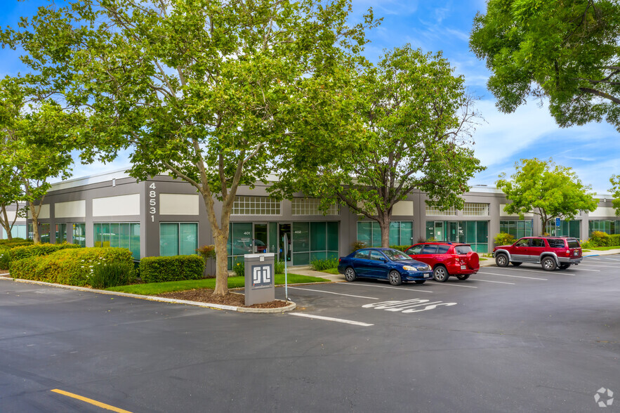 48501 Warm Springs Blvd, Fremont, CA en alquiler - Foto del edificio - Imagen 1 de 9