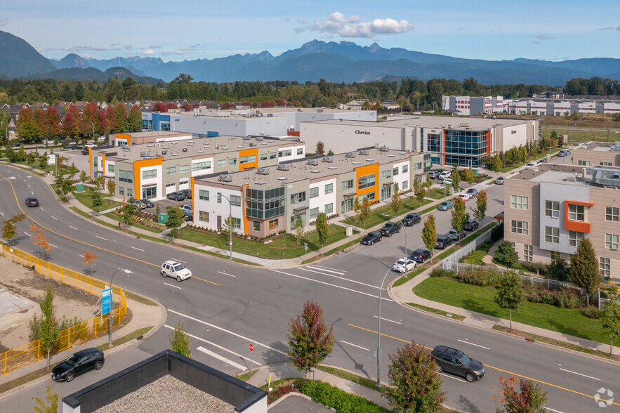 853 Seaborne Ave, Port Coquitlam, BC en alquiler - Foto del edificio - Imagen 2 de 4