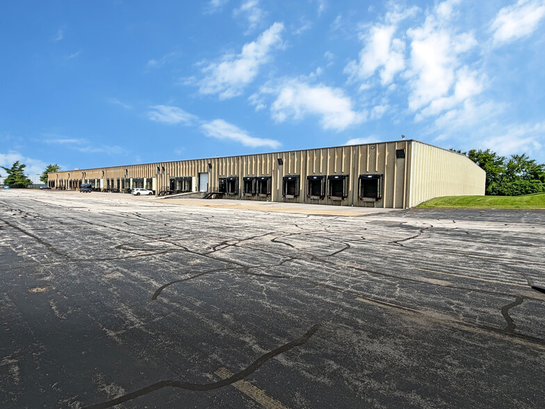 8801-8845 Seeger Industrial Dr, Berkeley, MO en alquiler - Foto del edificio - Imagen 1 de 5