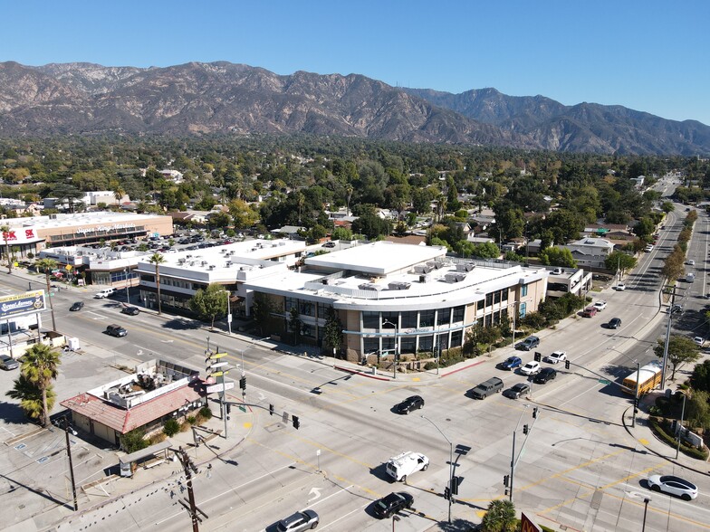 2180 Lincoln Ave, Altadena, CA en alquiler - Foto del edificio - Imagen 1 de 8