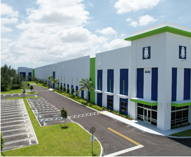 4120 W 91st Pl, Hialeah, FL en alquiler - Foto del edificio - Imagen 1 de 29